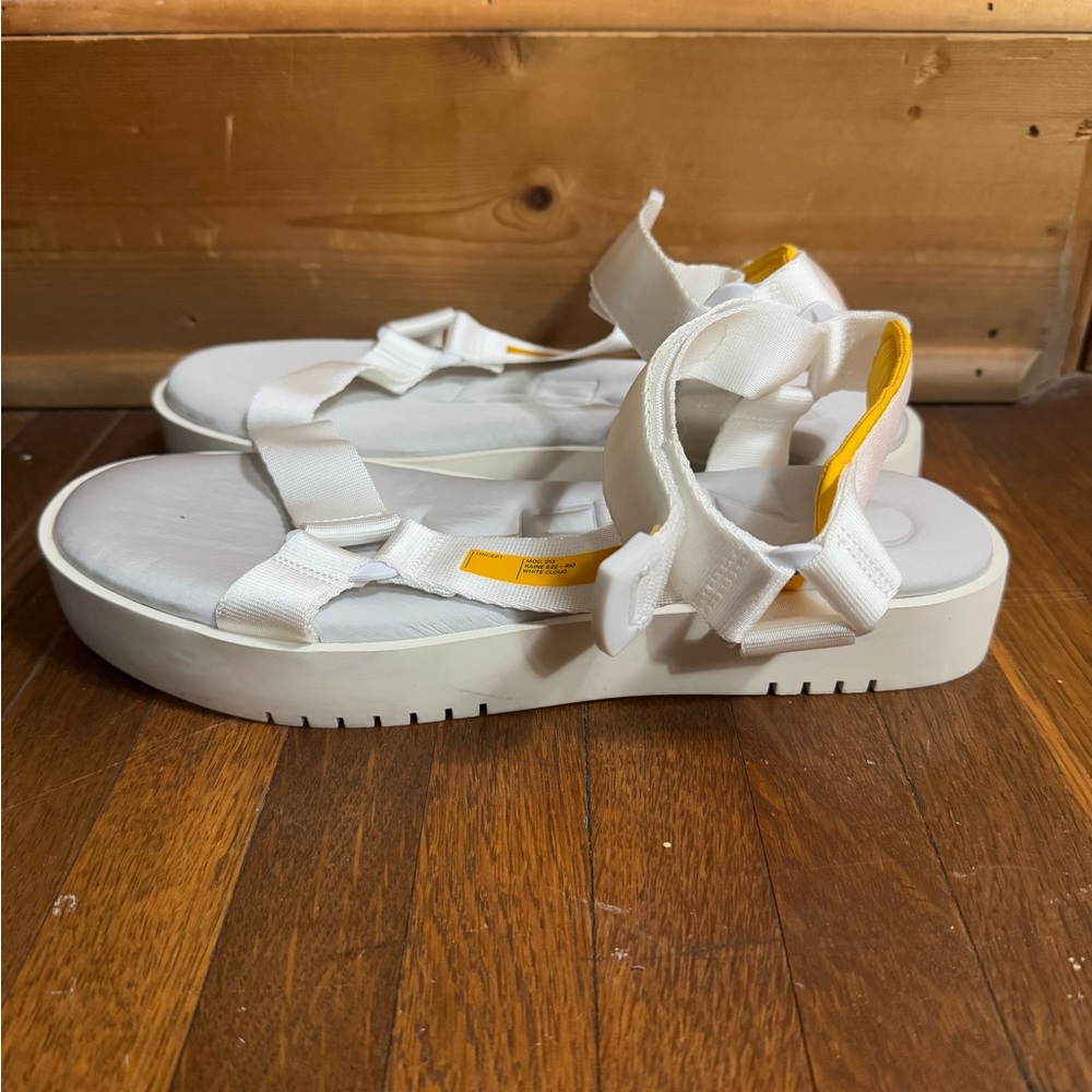 Women’s Concepts White Strappy Sandals